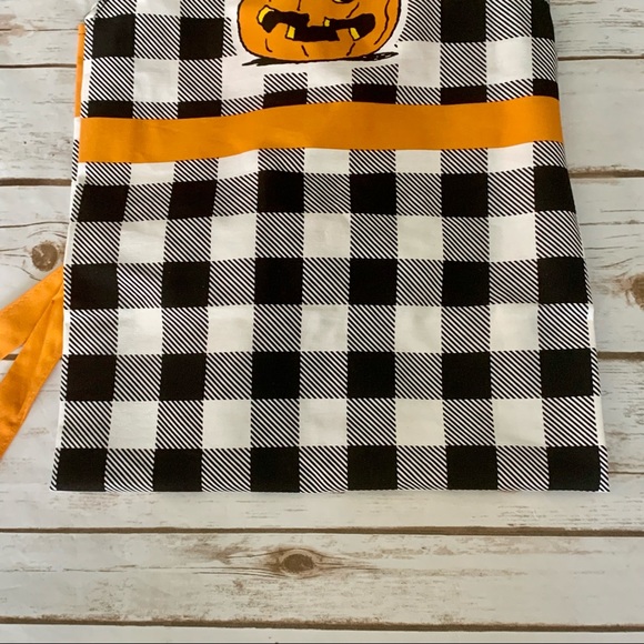 Peanuts Snoopy in Jack O’Lantern Pumpkin Halloween Apron - Picture 6 of 13